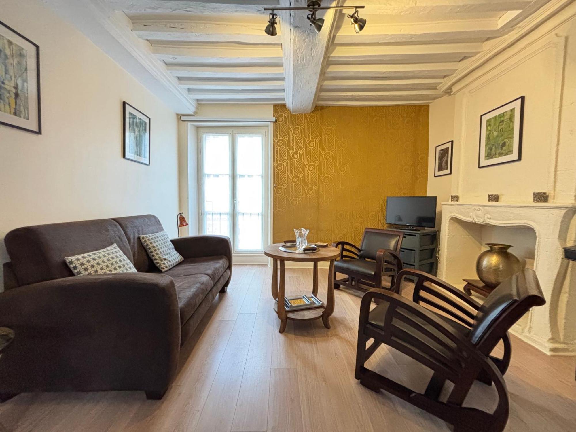 Les Remparts Apt Spacieux 1 Er Etage Renove Joliment Decore Bien Equipe Plein Centre Bayeux Proche Plages Du Debarquement Parking Gratuit A Proximite Extérieur photo