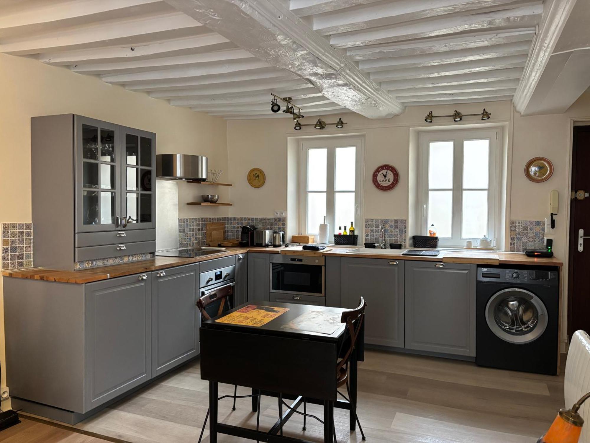 Les Remparts Apt Spacieux 1 Er Etage Renove Joliment Decore Bien Equipe Plein Centre Bayeux Proche Plages Du Debarquement Parking Gratuit A Proximite Extérieur photo